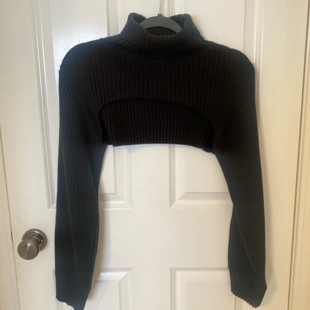 H&M Long sleeved Black Cropped Turtleneck Bolero